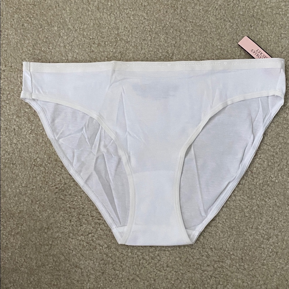 Victoria's Secret White Bikini. NWT. Size Medium.